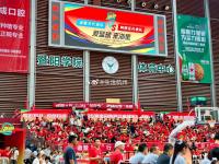 开云体育网页版-“浙BA”揭幕战，诸暨队VS柯桥队巴塞罗那大爷也来现场看比赛：“诸暨珍行，柯桥布行”#浙BA#我打我的浙BA（潮新闻记者杜雪梅）