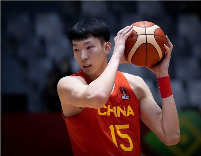 周琦18年亚运会个人集锦，对阵菲律宾砍下25分7盖帽