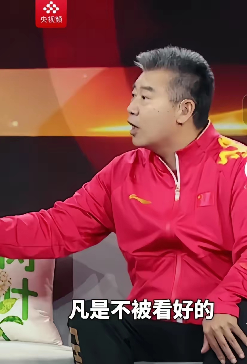 国乒谁最刺头!李隼:别看孙颖莎笑呵呵的她很难对付的简单介绍
